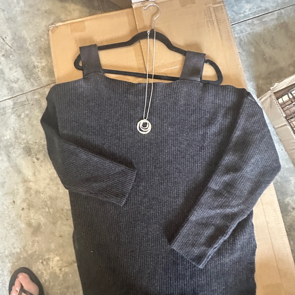 Mazik Charcoal Crewneck Sweaterh c
